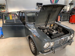 Giulia TI von ´62 bei Alfa-Zentrale